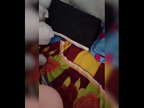 ❤️ Ҳамҳуҷраи ман дар хона танҳо мемонад, зеро шавҳараш ба рухсатӣ меравад ва ман аз фурсат истифода бурда, ӯро сиҳат мекунам ва харашро аз шир пур мекунам ❤️ Шлюсҳо дар tg.killvs.top ☑